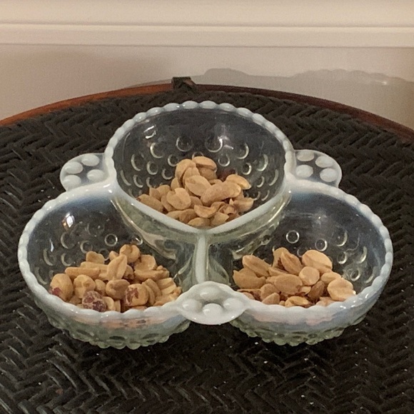 Vintage Fenton style glass hobnail candy dish Three section glass nut bowl - Picture 7 of 8